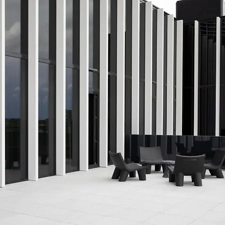 Bob W Kesklinn Tallin