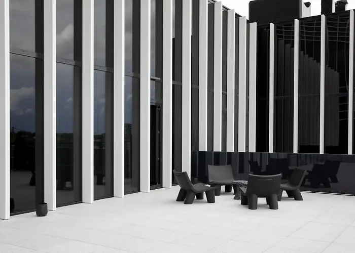 Bob W Kesklinn Таллин